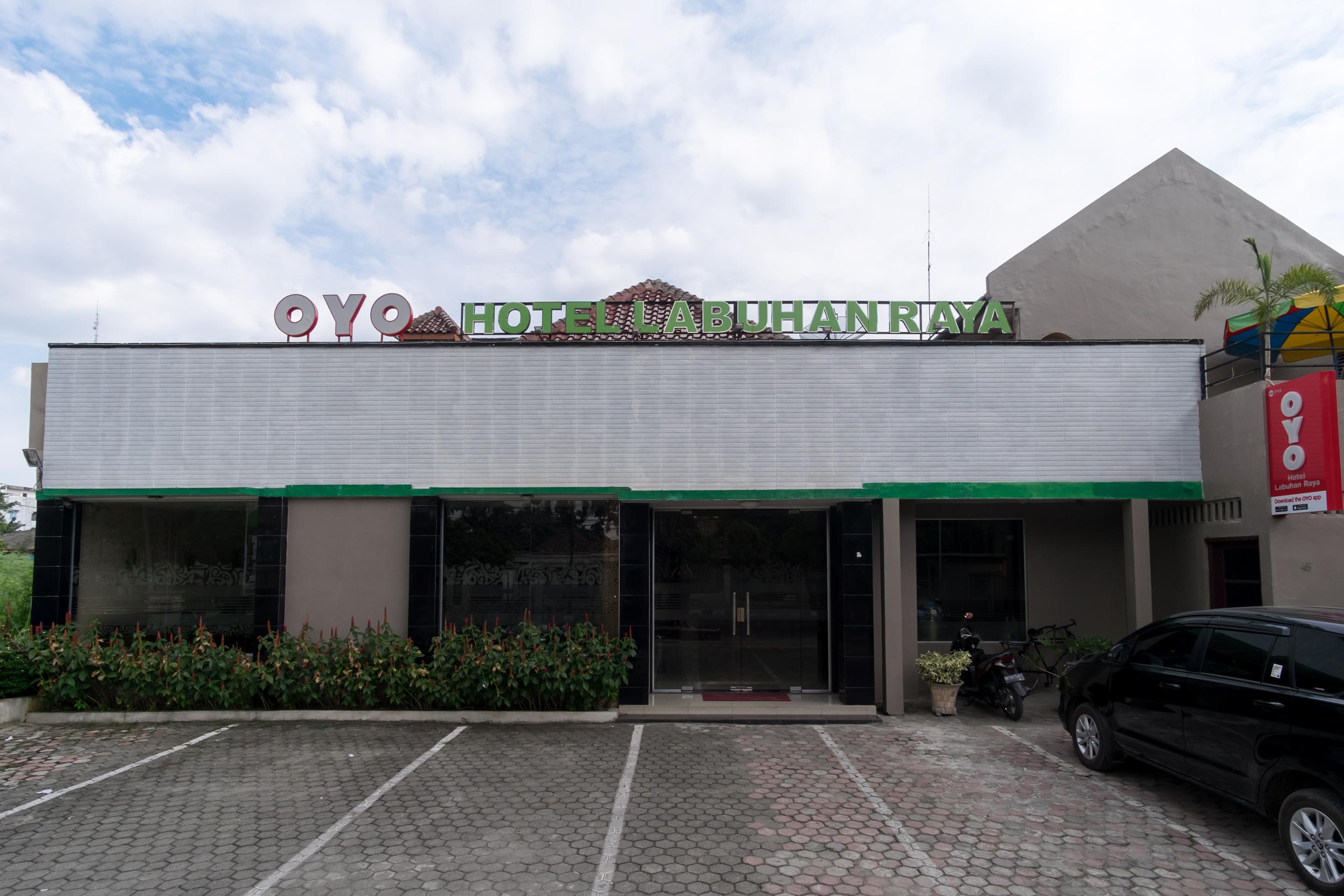 Oyo 741 Hotel Labuhan Raya Медан Экстерьер фото