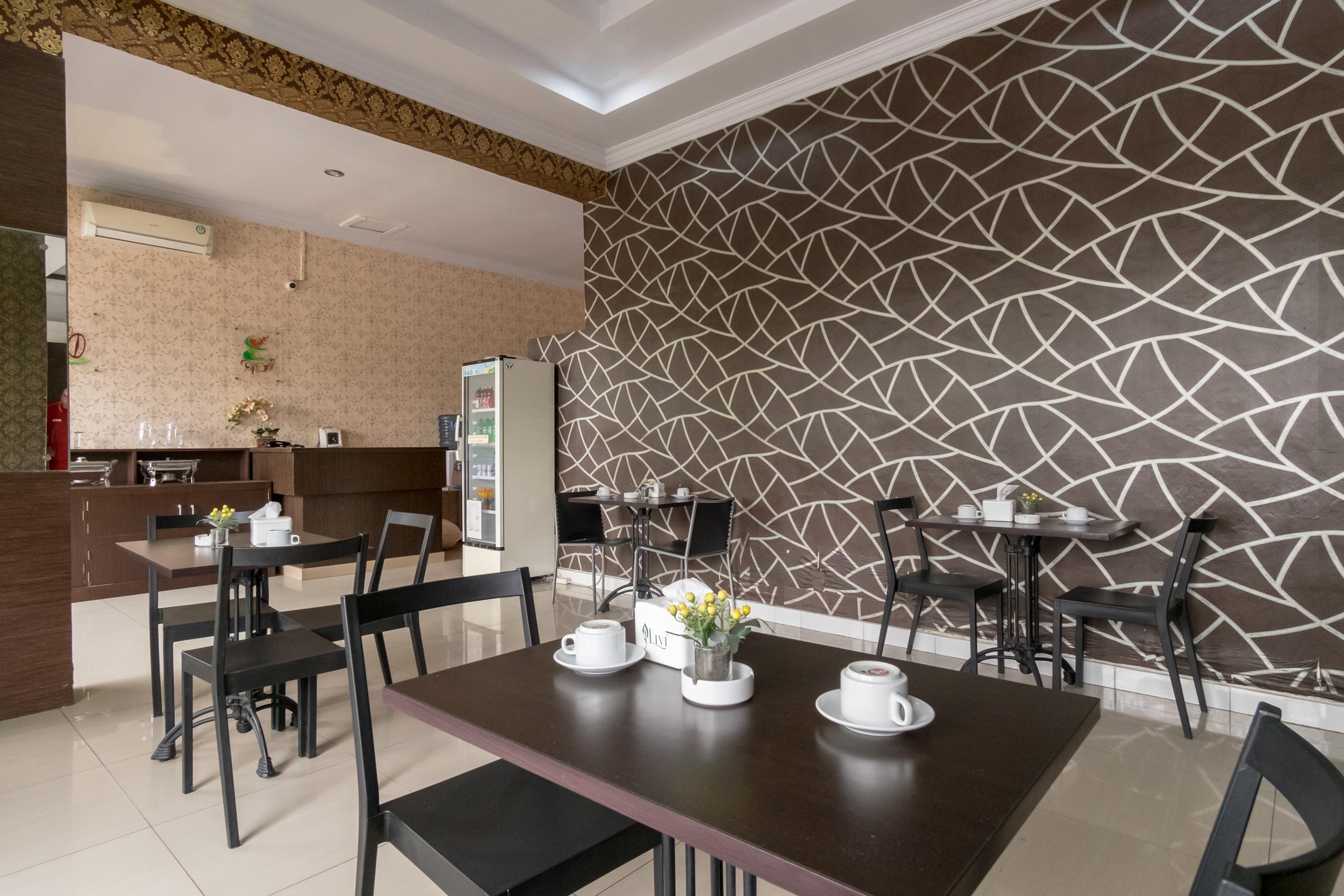 Oyo 741 Hotel Labuhan Raya Медан Экстерьер фото