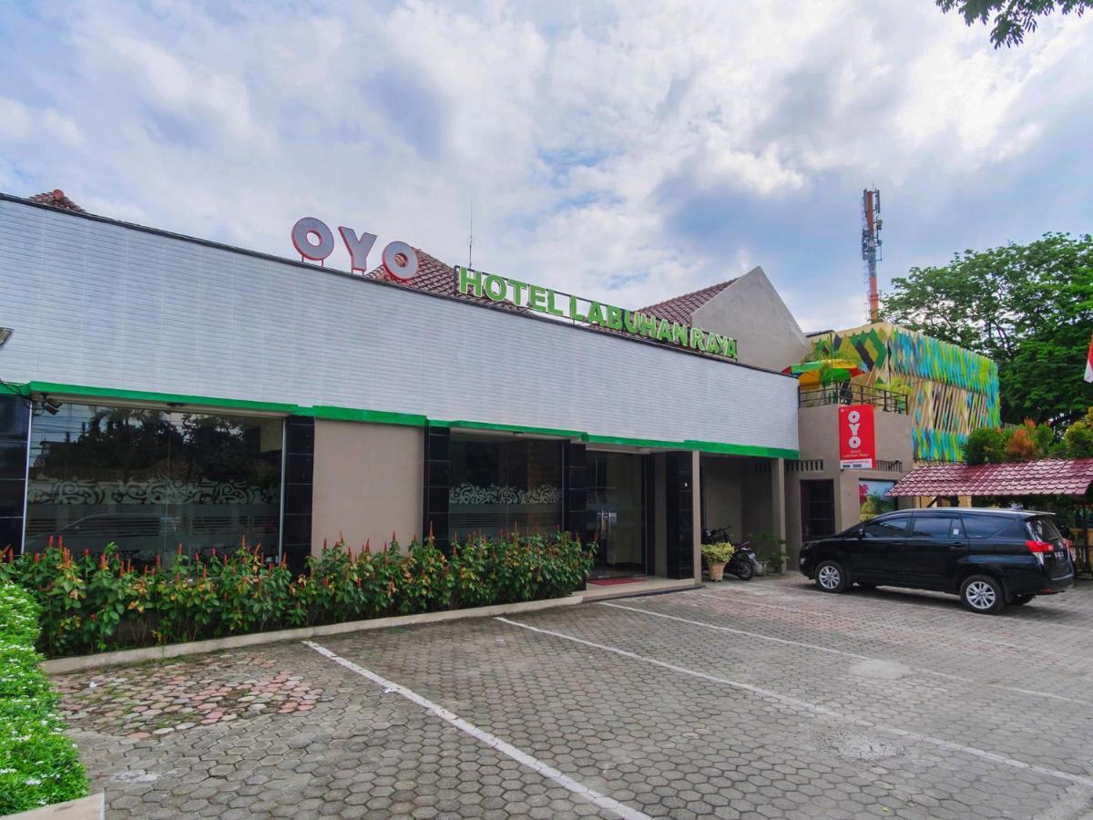 Oyo 741 Hotel Labuhan Raya Медан Экстерьер фото
