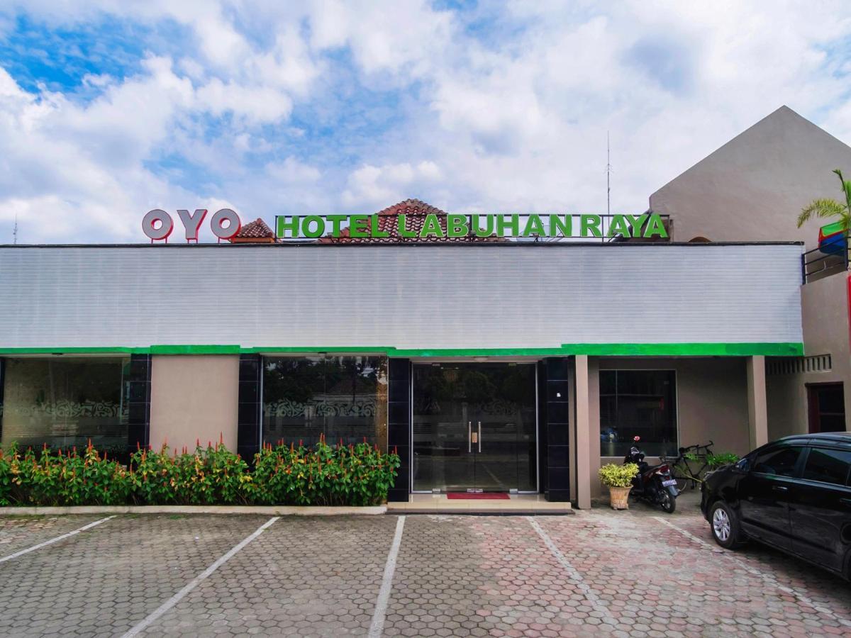 Oyo 741 Hotel Labuhan Raya Медан Экстерьер фото