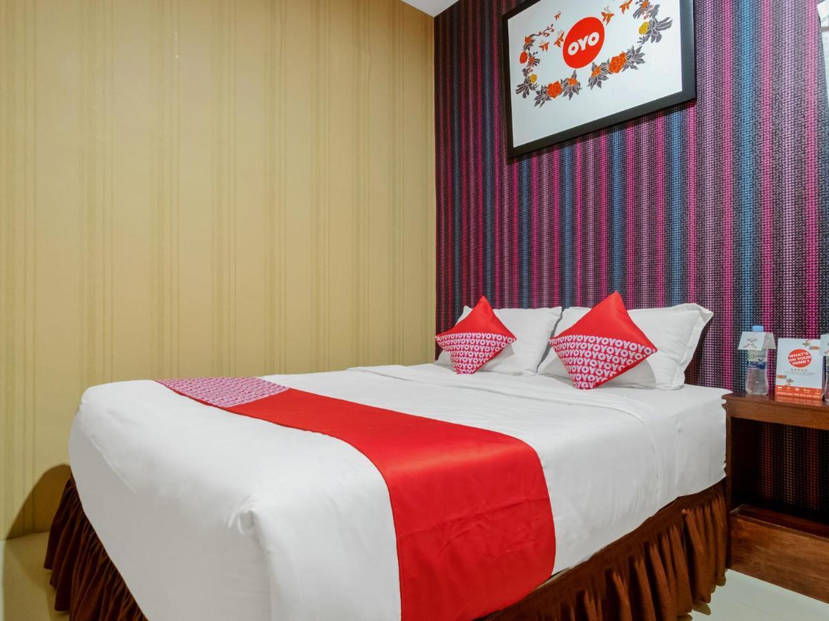 Oyo 741 Hotel Labuhan Raya Медан Экстерьер фото