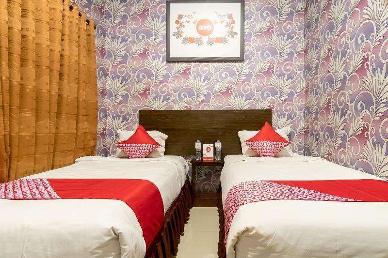 Oyo 741 Hotel Labuhan Raya Медан Экстерьер фото
